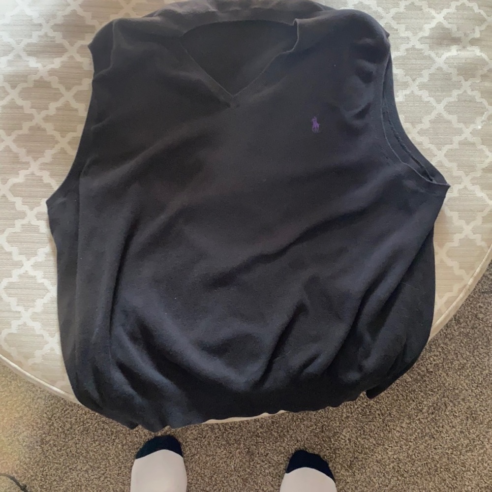 Men’s polo vest.